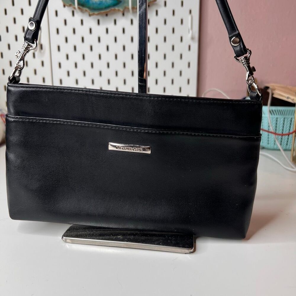 black Charter Club Y2K 90’s shoulder bag features a sleek design with silver-ton
